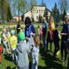 Rozdawanie upominków dzieciom przez Wicestarostę Łódzkiego Wschodniego
