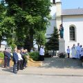 przedstawiciele Powiatu, Goście i Ksiądz z ministrantami