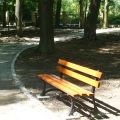 nowa ławka w parku