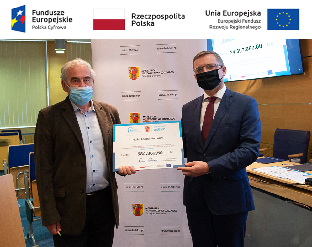 Starosta Łódzki Wschodni odbiera czek z grantem